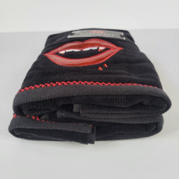 Set of  2 Vampire Shiny Lips Fangs Black Hand Towels Red Blood Halloween Gothic - Picture 3 of 10